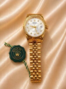 Montre Femme Luxe — Cadran Doré