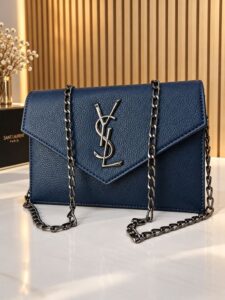 Sac à Main Enveloppe — حقيبة يد أنيقة