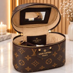 Trousse LV — المراية المفتوحة والداخل