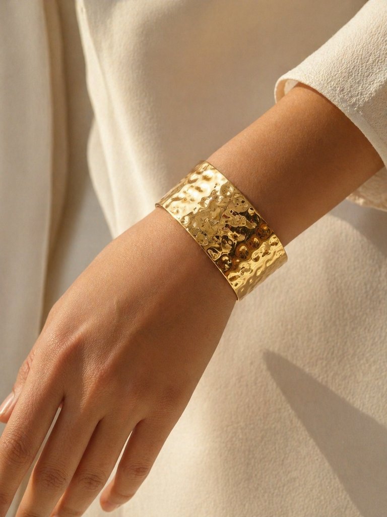 Bracelet Manchette Doré — Martelé - الصورة 5